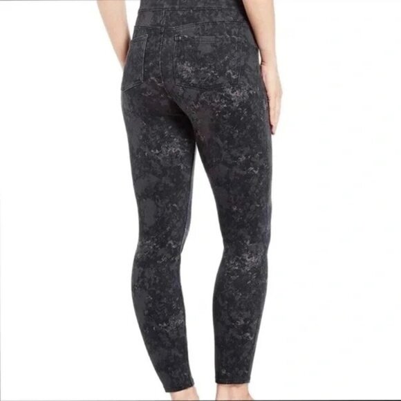 Spanx Large Acid Wash Dark Gray, Black Marble Seamless Jeggings - Picture 2 of 12